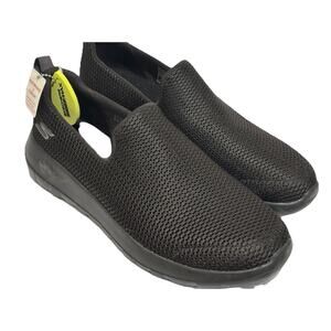 New SKECHERS GOGA MAX GO WALK Men's 10.5 Black Slip On Tennis Sneakers Shoes